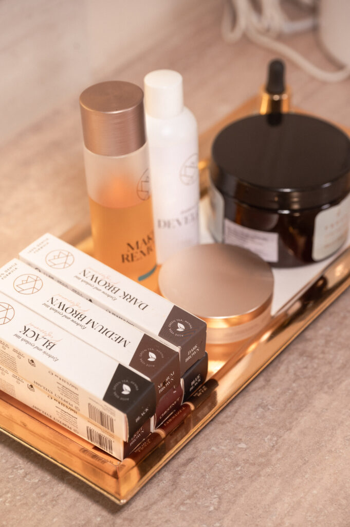 Set Mesoestetic i Perfect Eyelash preparata za negu lica i bojenje obrva