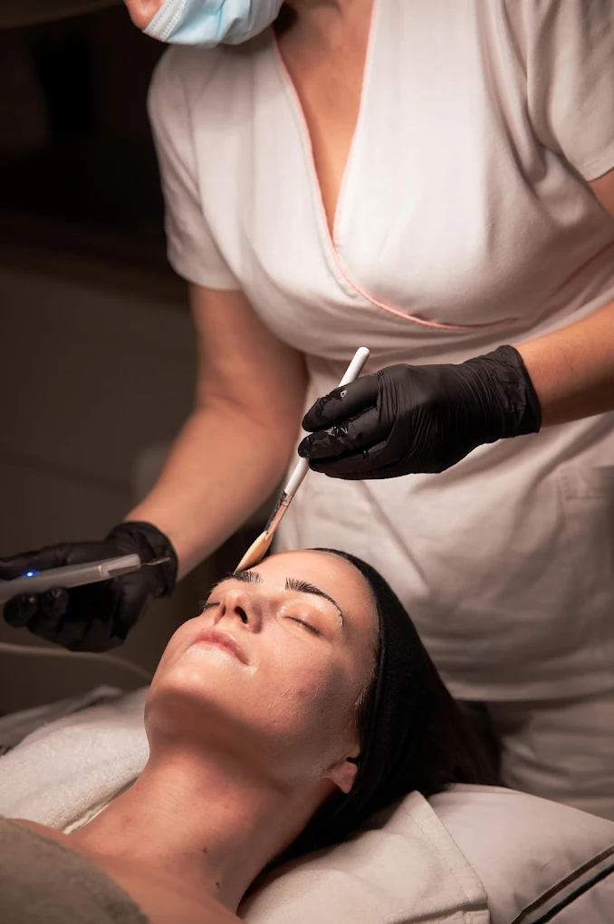 Face Sculpt & Glow Bar — modularna masaža lica